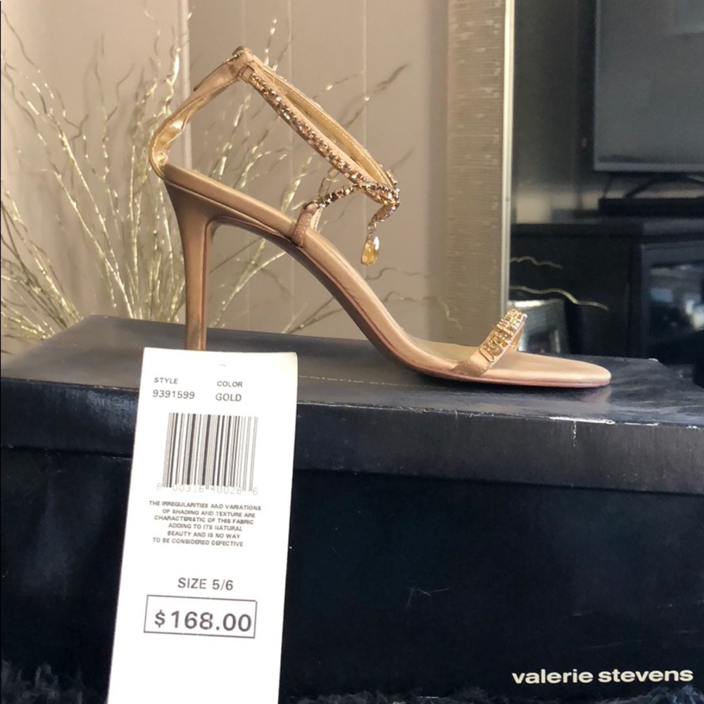 Valerie Stevens Gold Sandals